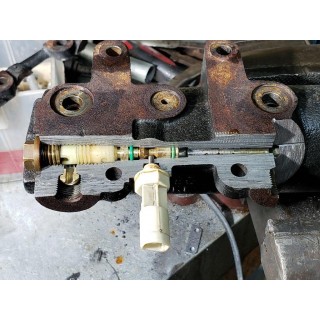 W8831364 - Brake Master Cylinder Pressure Switch (Hydromax