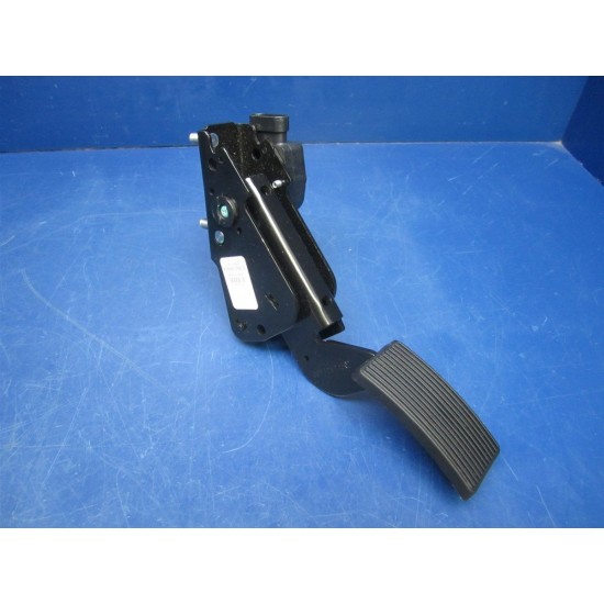 W0010340  -  Pedal Asm - Accelerator 